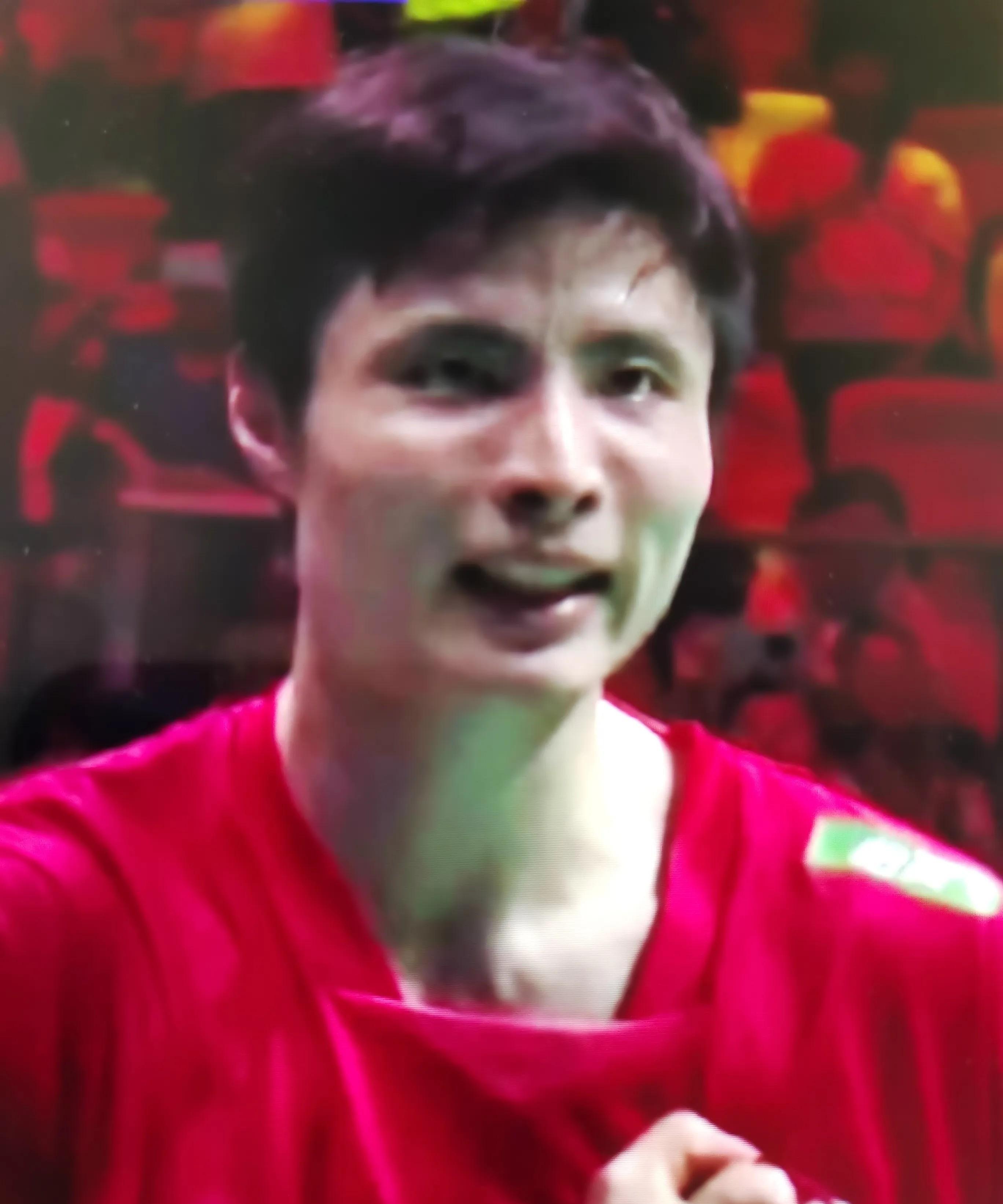 爱游戏APP-羽毛球队刷新世界纪录，国乒教练激动落泪！(羽毛球队刷新世界纪录,国乒教练激动落泪视频)