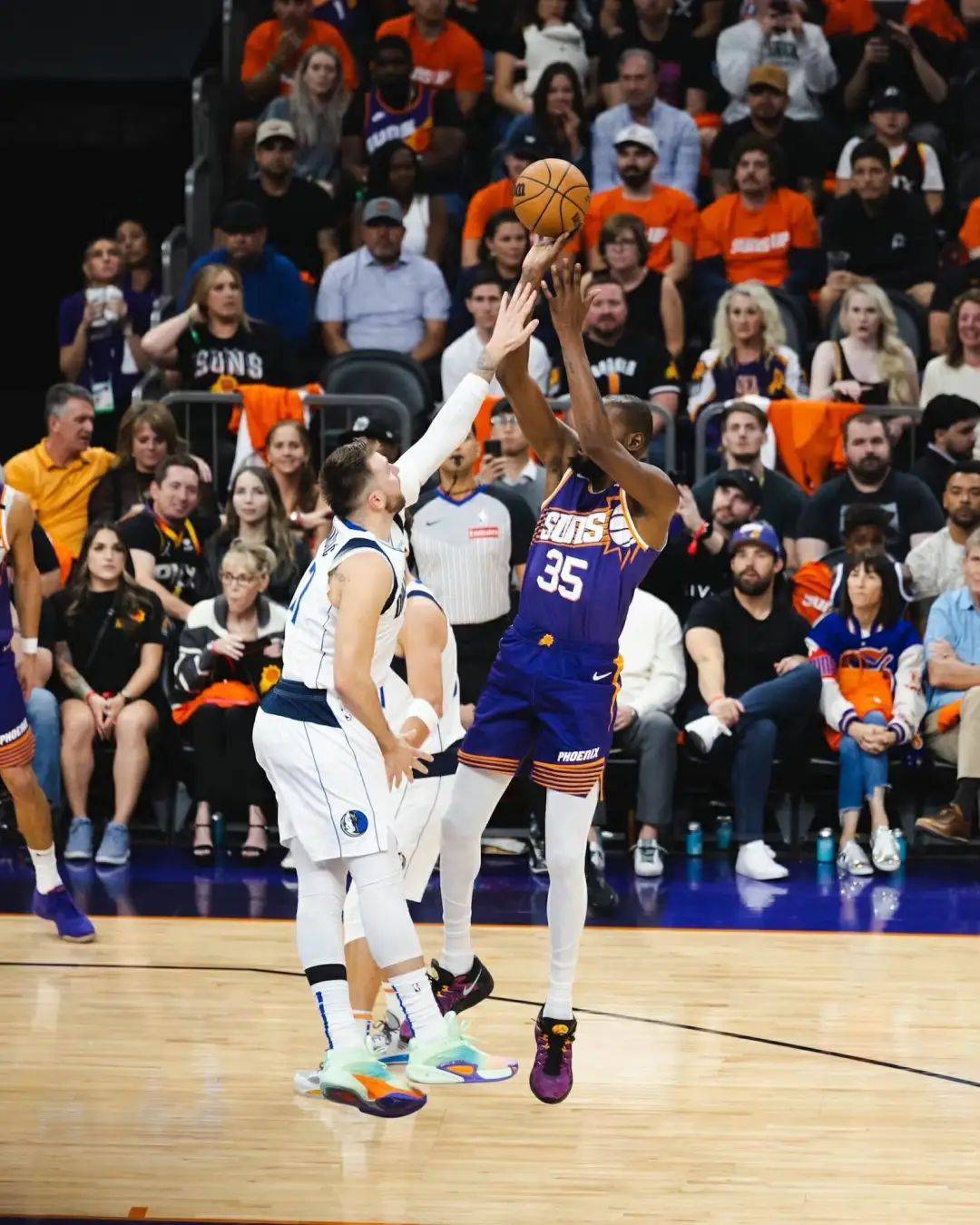 爱游戏官网-关于杜兰特连续七场比赛得分超过战术调整，美国队不断突破！全场沸腾不已的信息